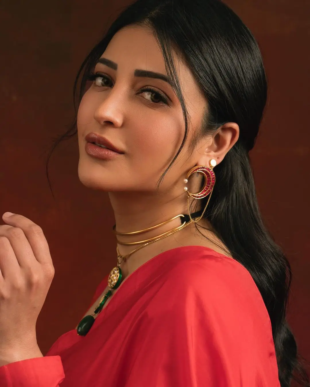 Tamil Actress Shruti Haasan in Red Saree